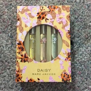 Daisy Marc Jacobs Perfume Roller Gift set